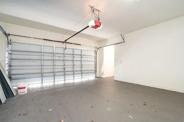 Garage, Interior