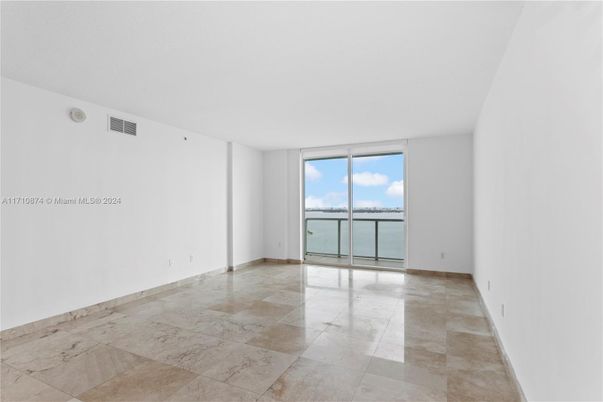 Empty room, Interior, Water