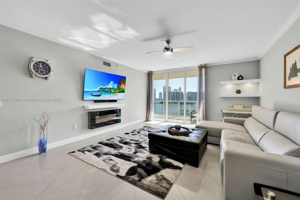 Fireplace, Interior, Living room, Water