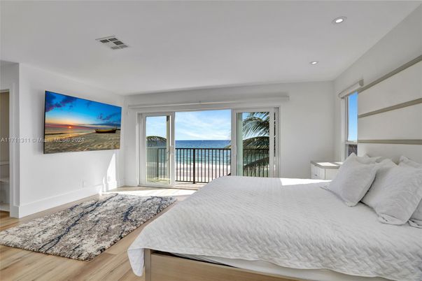 Bedroom, Interior, Recessed Lighting, Water, Wood Texture Flooring