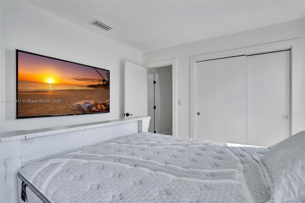 Bedroom, Interior, Water