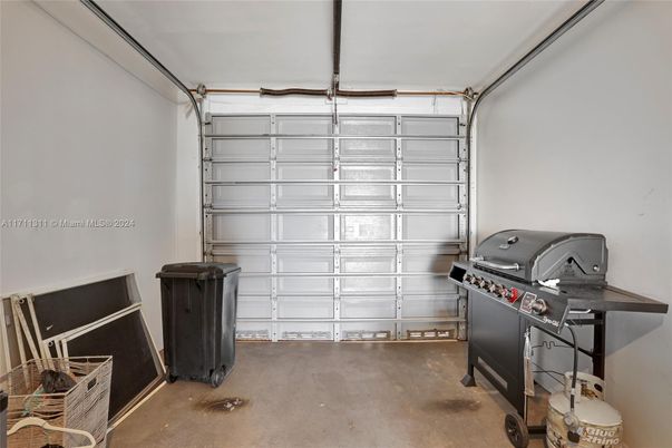 Garage, Interior