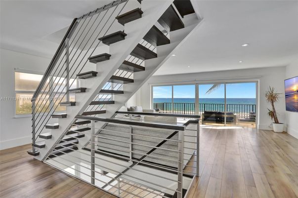 Interior, Recessed Lighting, Water, Wood Texture Flooring