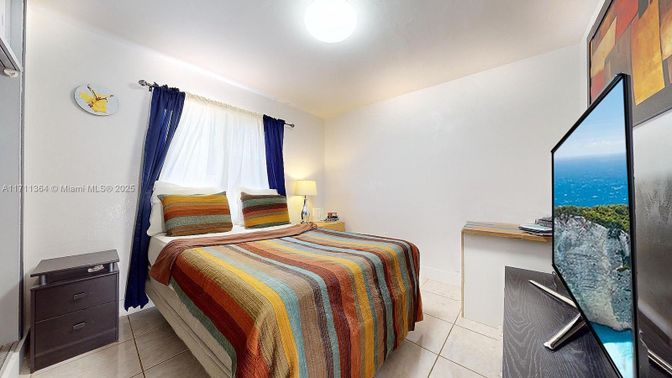 Bedroom, Interior, Water