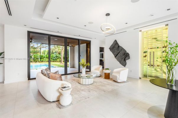 Interior, Living room, Pendant Lights, Recessed Lighting