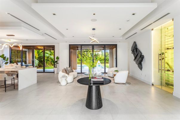 Interior, Living room, Pendant Lights, Recessed Lighting