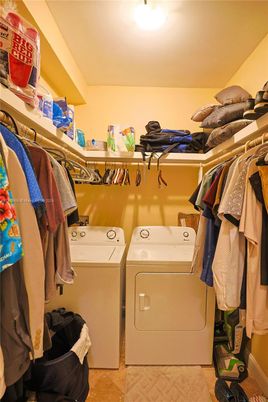 Interior, Walk-in Closets, Washer