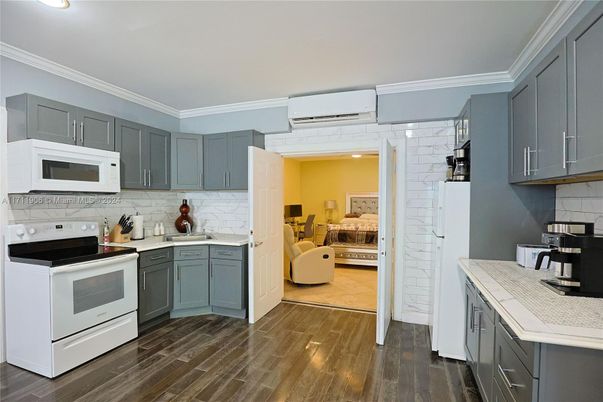 Interior, Kitchen, Recessed Lighting, Wood Texture Flooring