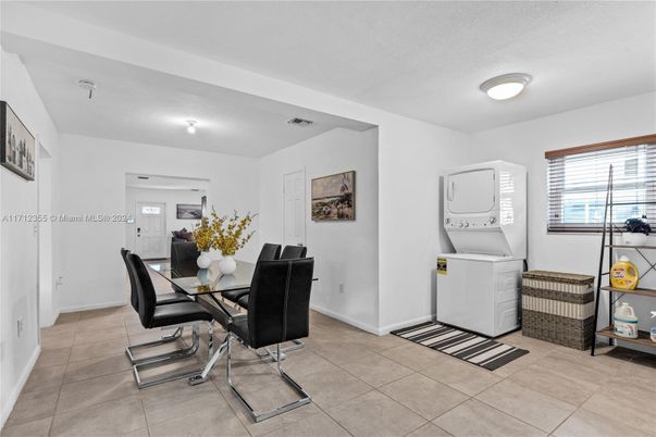 Dining room, Interior, Washer