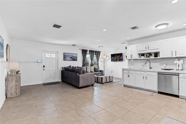Interior, Kitchen, Living room, Recessed Lighting, Stainless Steel Appliances
