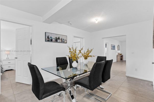 Dining room, Interior