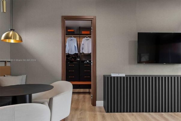 Interior, Walk-in Closets, Wood Texture Flooring