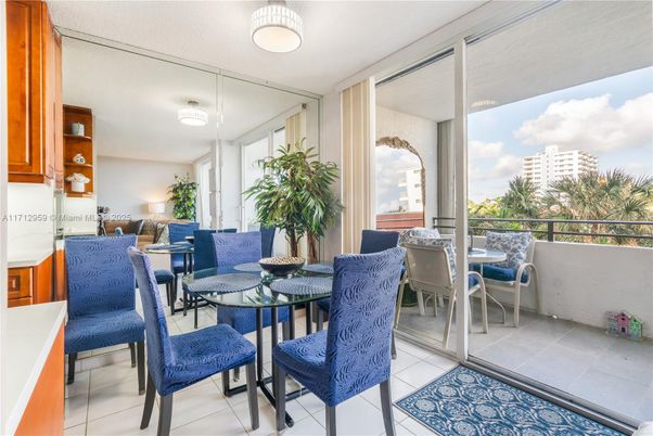 Dining room, Interior