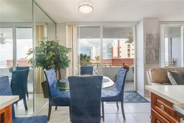 Dining room, Interior