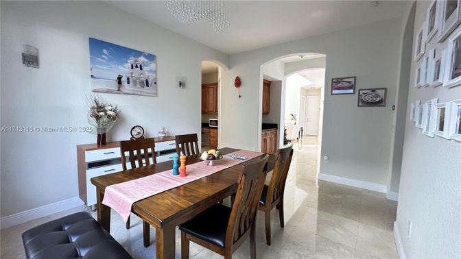 Dining room, Interior
