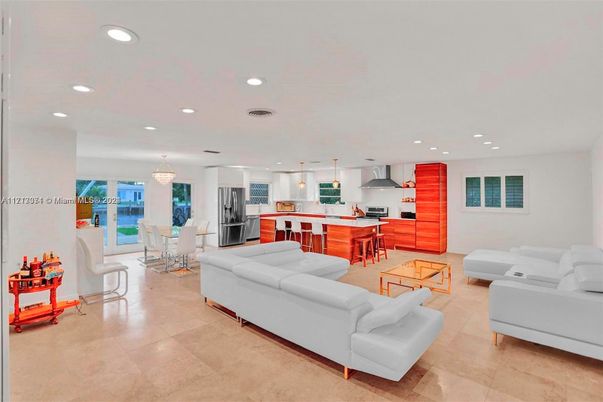 Chandelier, Dining room, Interior, Kitchen, Living room, Pendant Lights, Recessed Lighting, Stainless Steel Appliances