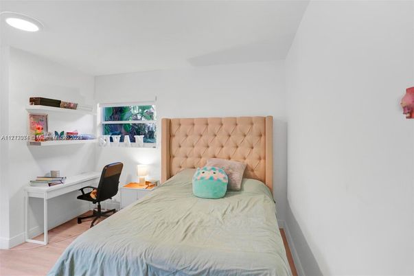 Bedroom, Home Office, Interior, Recessed Lighting, Wood Texture Flooring