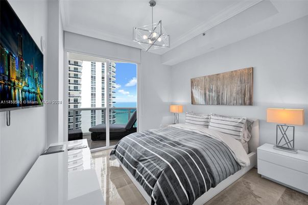 Bedroom, Interior, Pendant Lights, Water