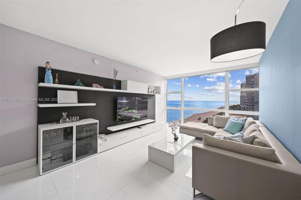 Interior, Living room, Water