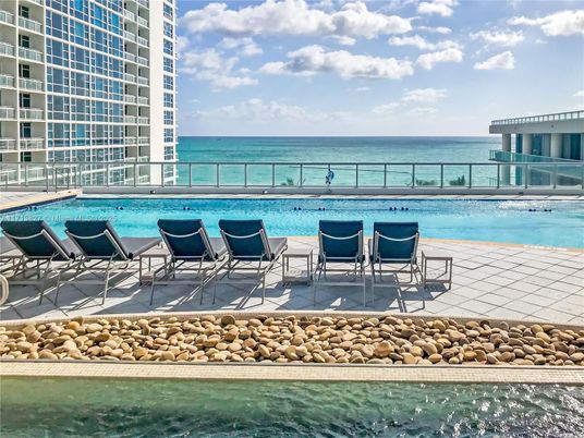 Exterior, Pool, Water