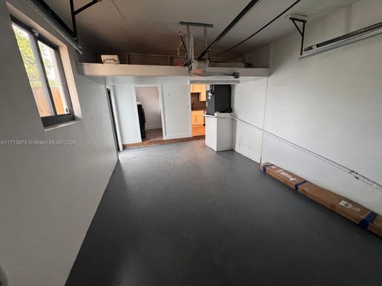 Garage, Interior, Washer