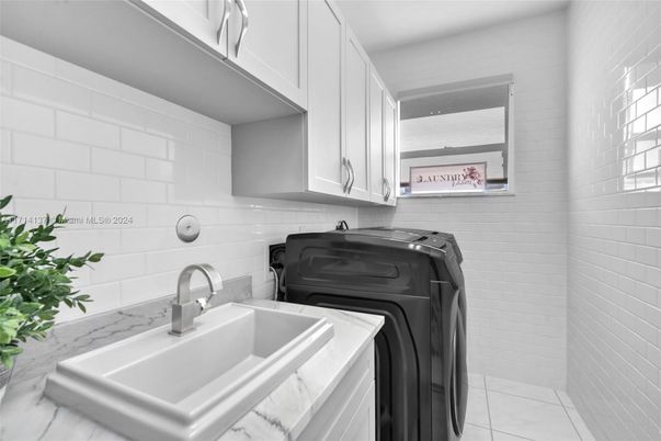 Interior, Washer