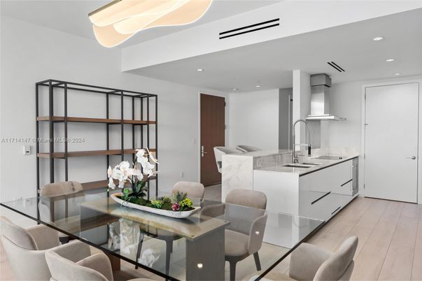 Dining room, Interior, Kitchen, Recessed Lighting, Wood Texture Flooring