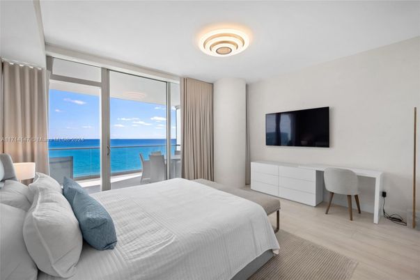 Bedroom, Interior, Water, Wood Texture Flooring