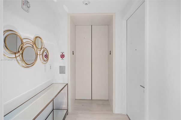 Elevator, Interior, Wood Texture Flooring