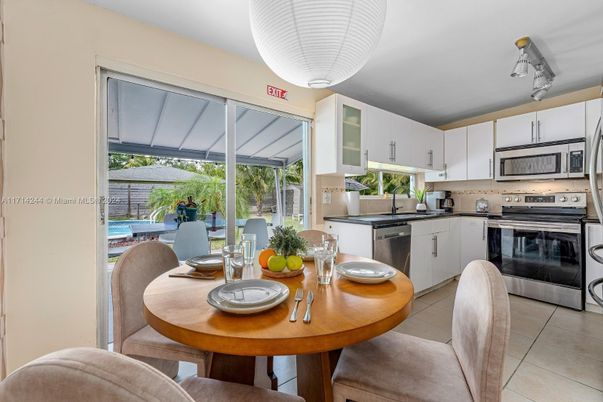 Dining room, Interior, Kitchen, Stainless Steel Appliances