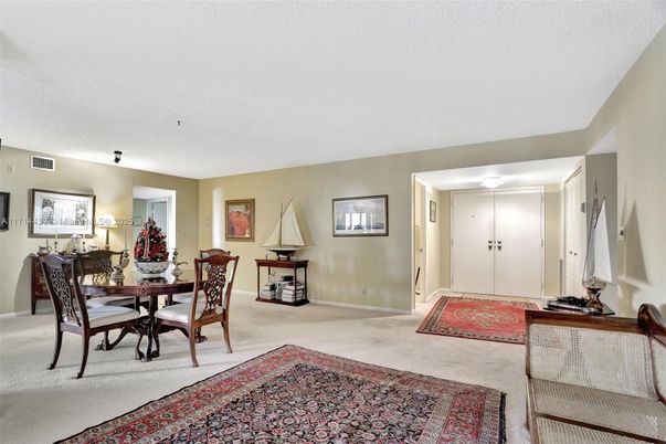 Dining room, Interior