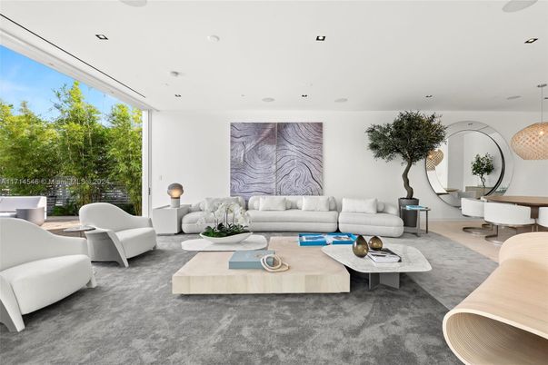 Interior, Living room, Pendant Lights, Recessed Lighting