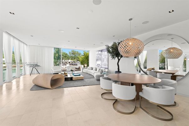 Dining room, Interior, Living room, Pendant Lights, Recessed Lighting