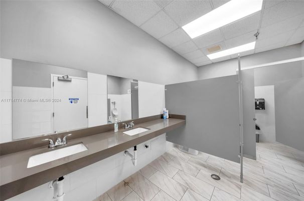 Bathroom, Dual Sink Vanities, Interior, Marble, Recessed Lighting