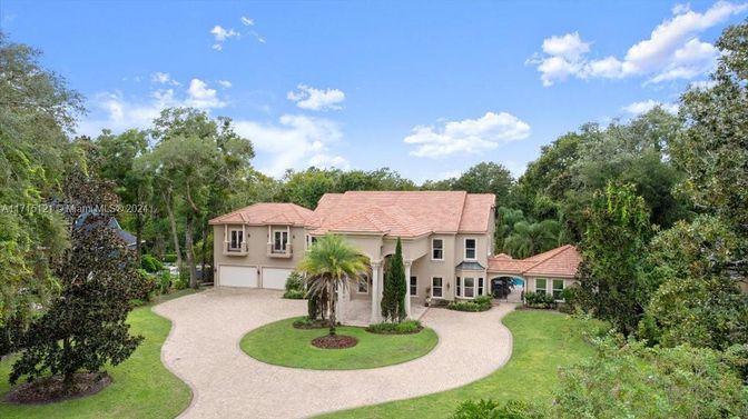 Attached, Backyard, Exterior, Facade, French Provincial