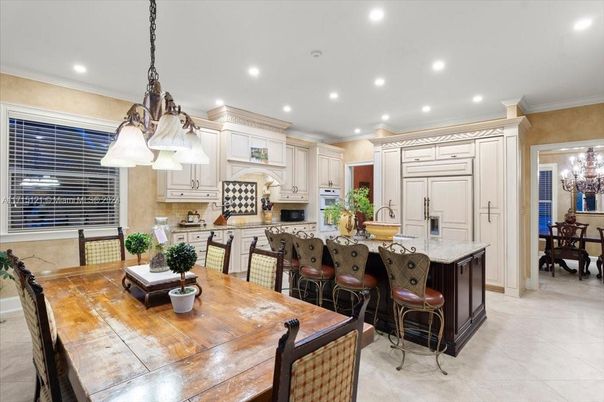 Chandelier, Dining room, Interior, Kitchen, Pendant Lights, Recessed Lighting, Stainless Steel Appliances