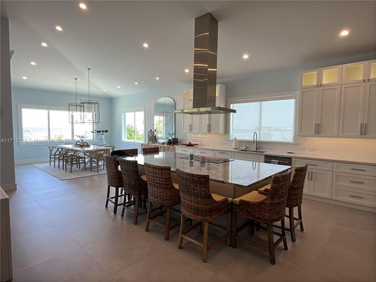 Dining room, Interior, Kitchen, Pendant Lights, Recessed Lighting, Stainless Steel Appliances