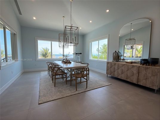 Dining room, Interior, Pendant Lights, Recessed Lighting