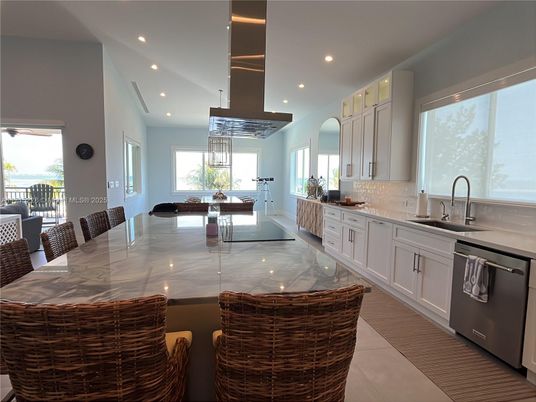 Dining room, Interior, Kitchen, Pendant Lights, Recessed Lighting, Stainless Steel Appliances