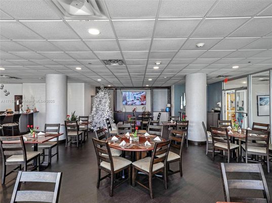 Dining room, Interior, Recessed Lighting