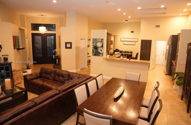 Dining room, Interior, Living room, Pendant Lights, Recessed Lighting