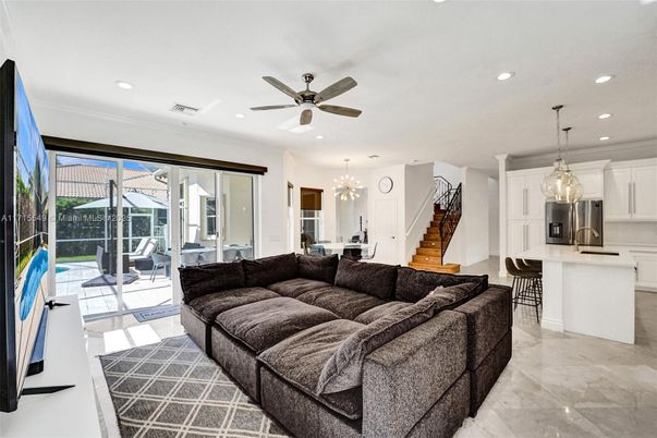 Interior, Kitchen, Living room, Pendant Lights, Recessed Lighting, Stainless Steel Appliances