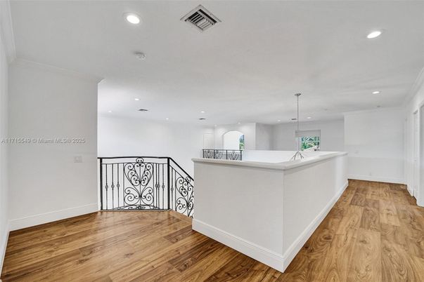 Interior, Pendant Lights, Recessed Lighting, Wood Texture Flooring