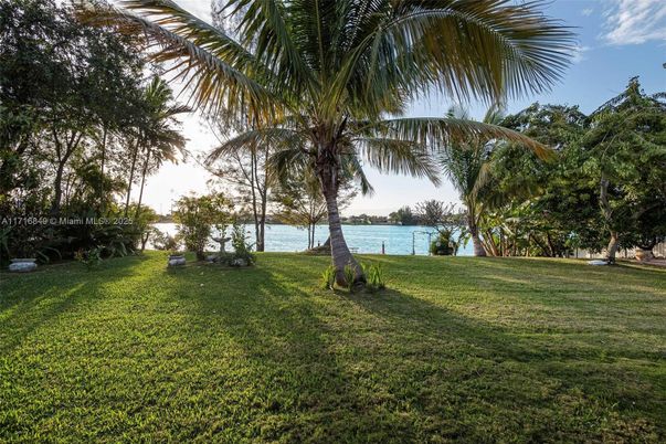 Backyard, Exterior, Lake