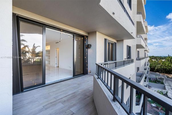 Exterior, Wood Texture Flooring