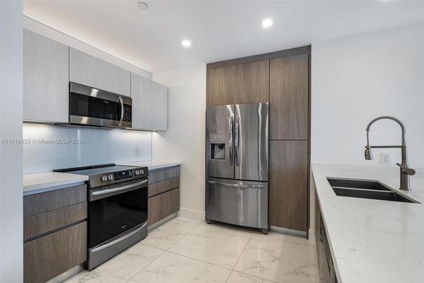 Interior, Kitchen, Marble, Recessed Lighting, Stainless Steel Appliances