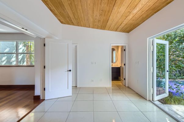 Empty room, Interior, Wooden Ceilings, Wood Texture Flooring