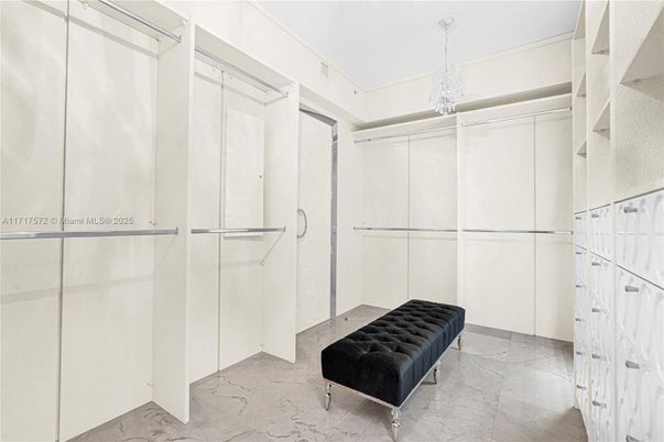 Chandelier, Interior, Walk-in Closets