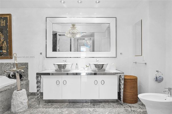 Bathroom, Dual Sink Vanities, Free Standing Baths, Interior, Recessed Lighting