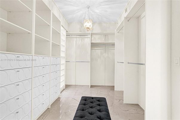 Chandelier, Interior, Marble, Walk-in Closets